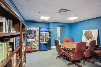 151 E Washington St in Orlando, FL - Building Photo - Building Photo