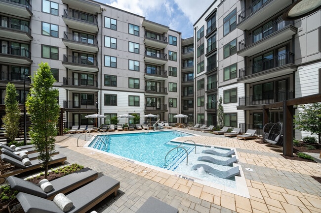 Solis Peachtree Corners in Peachtree Corners, GA - Foto de edificio - Building Photo