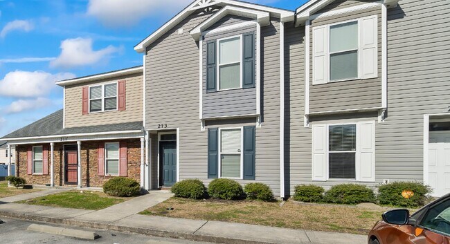 213 Glenhaven Ln in Jacksonville, NC - Building Photo - Building Photo