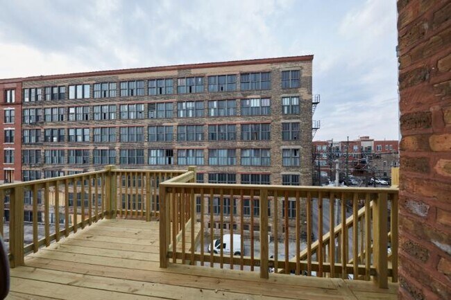 property at 324 S Racine Ave