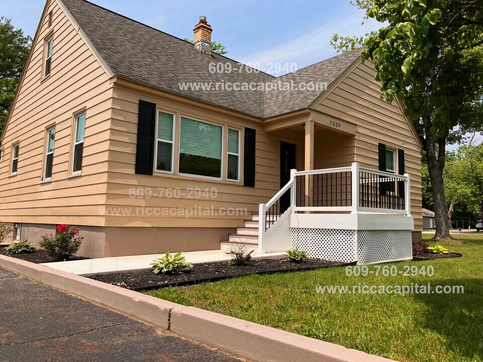 1229 Mays Landing Rd in Hammonton, NJ - Building Photo