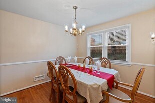 931 Beaverbank Cir in Towson, MD - Building Photo