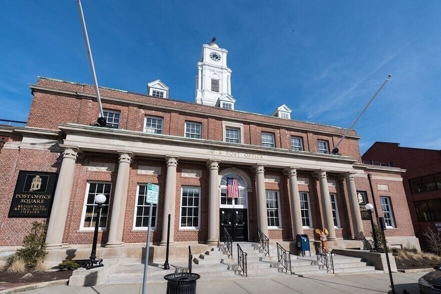 6 Main St Ext in Plymouth, MA - Building Photo