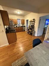 54 Medford St, Unit 1A in Somerville, MA - Foto de edificio - Building Photo