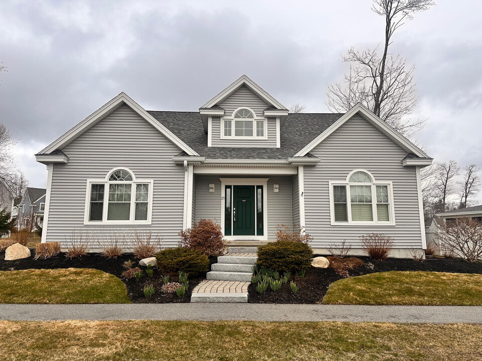 25 Waldron Dr in Scarborough, ME - Building Photo