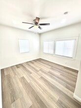 106 S Pacific Ave, Unit 3 in San Pedro, CA - Foto de edificio - Building Photo