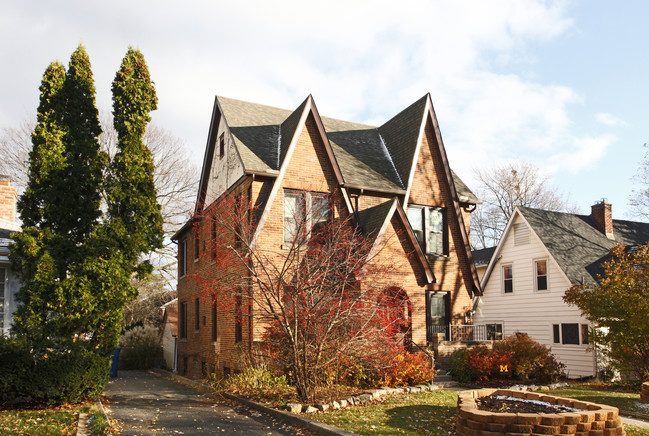 819 3rd St in Ann Arbor, MI - Foto de edificio - Building Photo