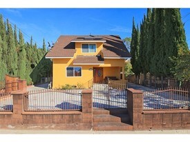 2134 N Thomas St, Unit A in Los Angeles, CA - Building Photo