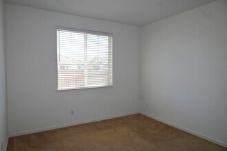 10100 Robert Watkins Way in Elk Grove, CA - Building Photo - Building Photo