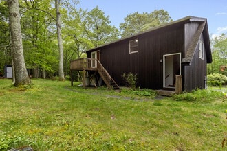 11 Partridge Ln in New Milford, CT - Building Photo - Building Photo