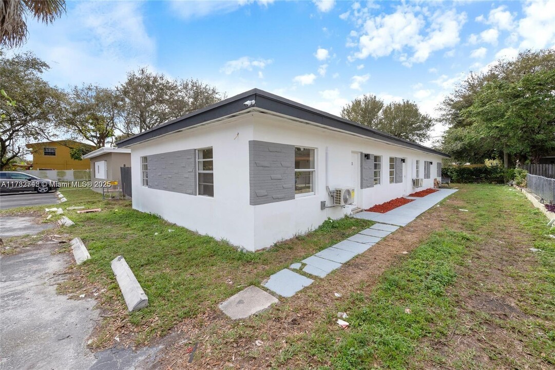 417 NW 15th Ave in Fort Lauderdale, FL - Building Photo