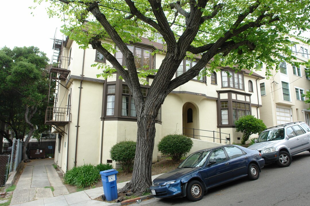 2317 Le Conte Ave in Berkeley, CA - Foto de edificio