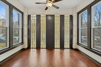 3045 W Eastwood Ave in Chicago, IL - Building Photo - Building Photo