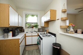 728 W Roscoe in Chicago, IL - Building Photo - Building Photo