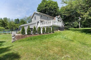 143 Melius Rd in Cornwall, CT - Foto de edificio - Building Photo