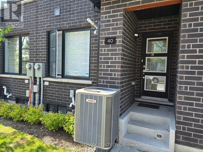 40 Akil Thomas Gdns in Toronto, ON - Building Photo - Building Photo