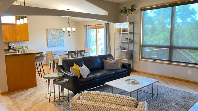 3109 Tamarack Ln SE in Rochester, MN - Building Photo - Building Photo