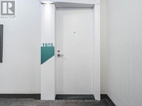 352 Front St W in Toronto, ON - Building Photo - Building Photo