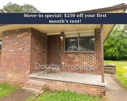 807 Henderson Ave in Rossville, GA - Building Photo