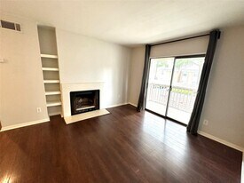 2750 Holly Hall St in Houston, TX - Building Photo