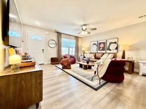 232 Taylor Dr in Wilmington, OH - Building Photo - Building Photo