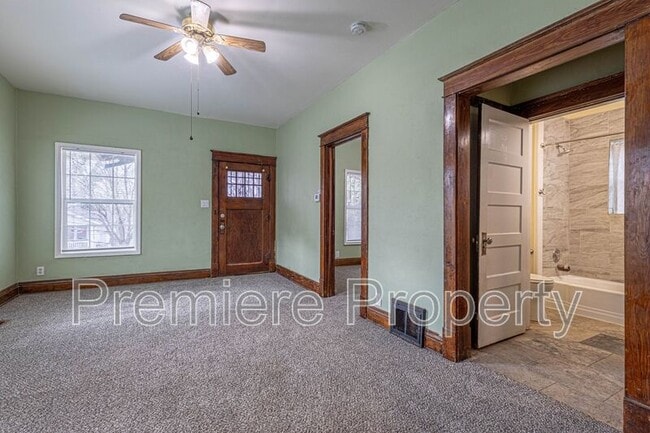 205 S Willis Ave in Independence, MO - Building Photo - Building Photo