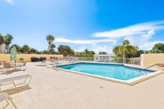 property at 1200 Hibiscus Ave