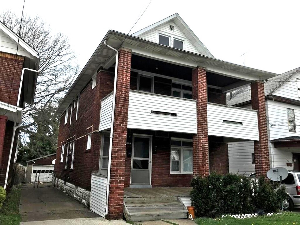 828 E 29th St, Unit 1 in Erie, PA - Building Photo