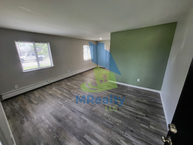 20411 Twelve Mile Rd in Roseville, MI - Building Photo