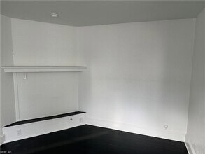 1707 Holladay St in Portsmouth, VA - Foto de edificio - Building Photo