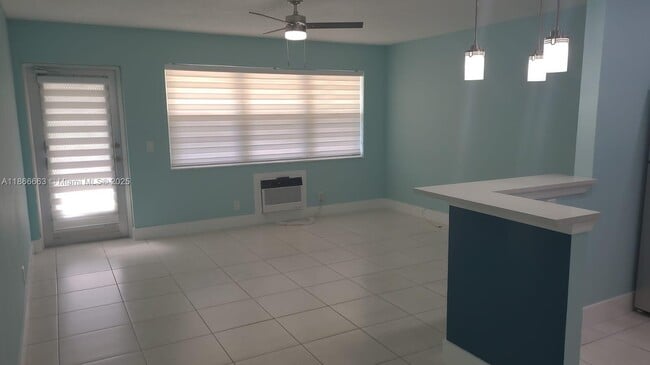 202 Canterbury I in West Palm Beach, FL - Building Photo - Building Photo