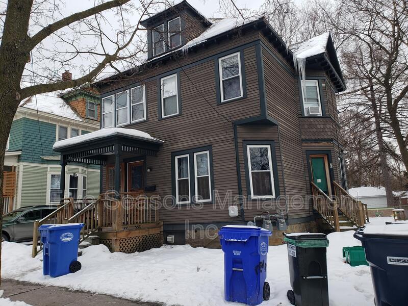 79 Loomis St in Burlington, VT - Building Photo