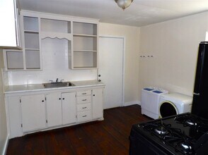 2611 SW E Ave in Lawton, OK - Building Photo - Building Photo