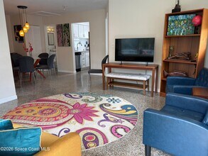 1350 Atlantic St in Melbourne Beach, FL - Foto de edificio - Building Photo