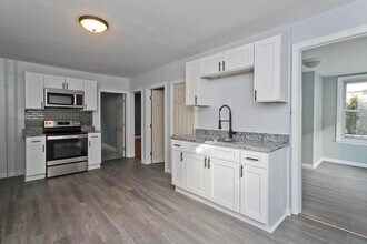 80 White St in Westfield, MA - Building Photo - Building Photo