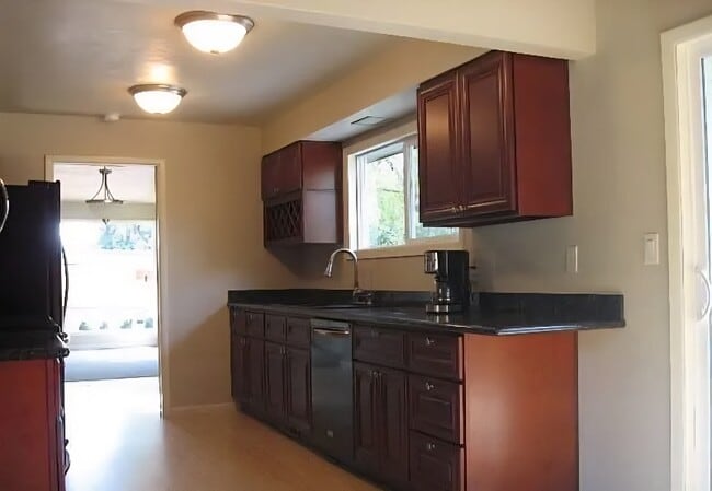 868 Charles Ave S in Salem, OR - Building Photo - Building Photo