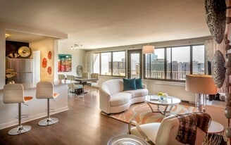 Crystal House in Arlington, VA - Building Photo