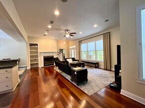 702 NE 11th Ave in Gainesville, FL - Building Photo - Building Photo