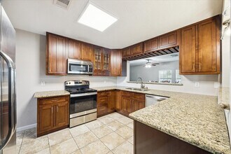 2226 103rd St in Galveston, TX - Building Photo - Building Photo