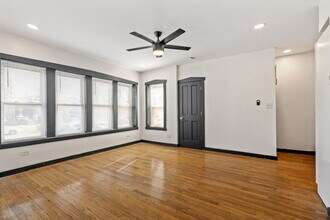 7202 S Indiana Ave in Chicago, IL - Building Photo - Building Photo