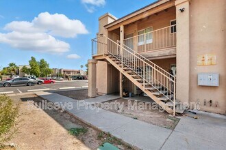 2701 E Beck Ln in Phoenix, AZ - Building Photo - Building Photo