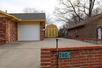 705 W 19th St S in Claremore, OK - Building Photo - Building Photo