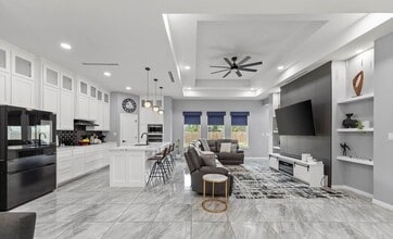 9388 N Queen Palm in Los Fresnos, TX - Building Photo - Building Photo