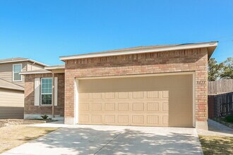 7811 Paraiso Crest in Boerne, TX - Foto de edificio - Building Photo