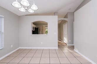 18012 Birdwater Dr in Tampa, FL - Building Photo - Building Photo