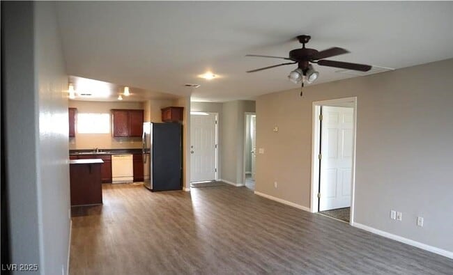 200 S Mount Charleston Dr E in Pahrump, NV - Building Photo - Building Photo