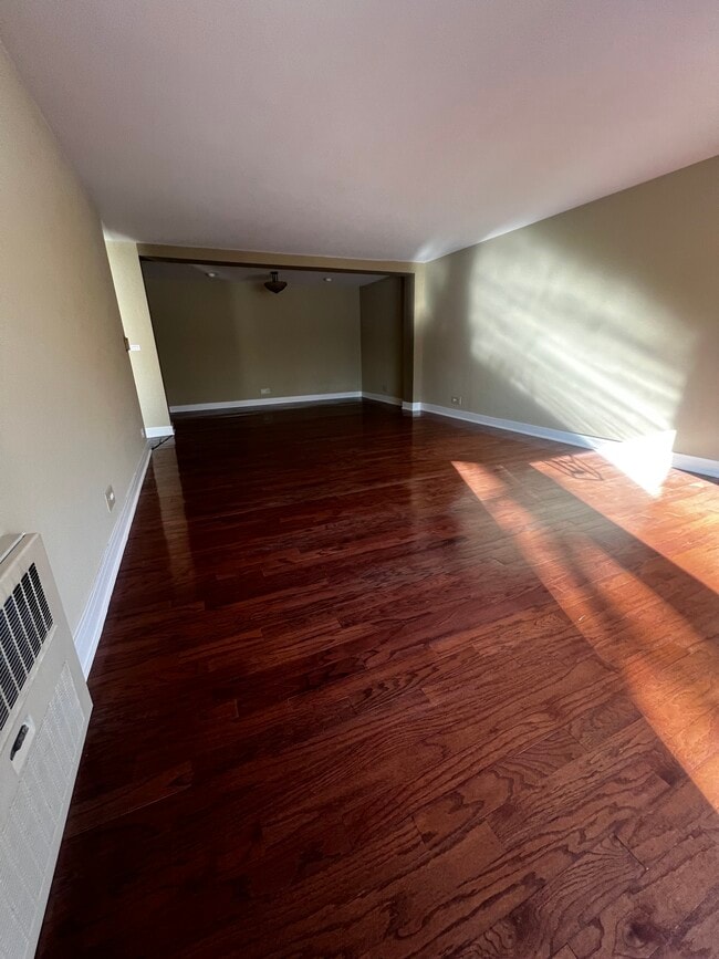 2500 Windsor Mall, Unit 1m in Park Ridge, IL - Building Photo - Building Photo