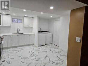 147 Fitzgibbon Ave in Toronto, ON - Building Photo - Building Photo