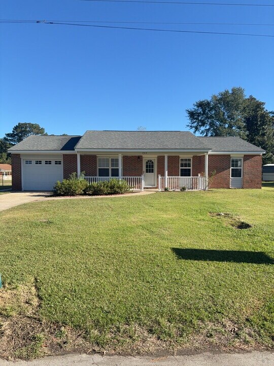 304 Royal Dr in Jacksonville, NC - Building Photo