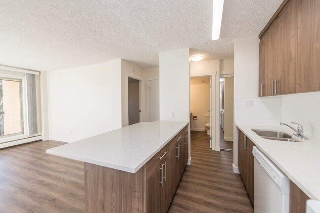 Sunalta 1626 Apartments in Calgary, AB - Building Photo - Building Photo